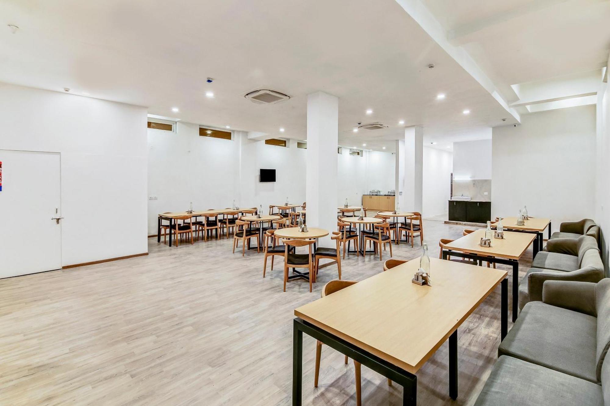 Townhouse Knowledge Park ||| Near Sharda University Greater Noida Luaran gambar