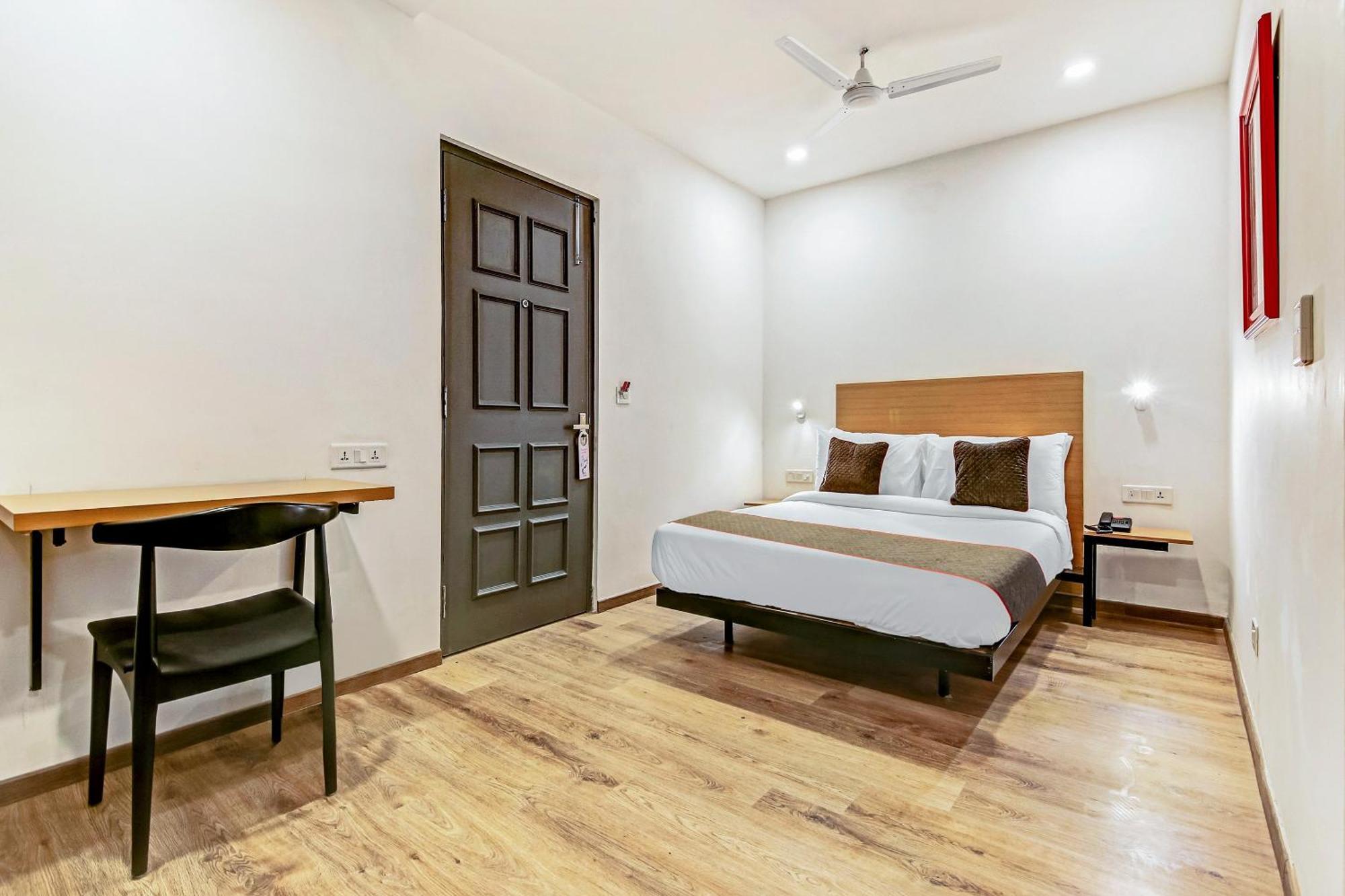 Townhouse Knowledge Park ||| Near Sharda University Greater Noida Luaran gambar