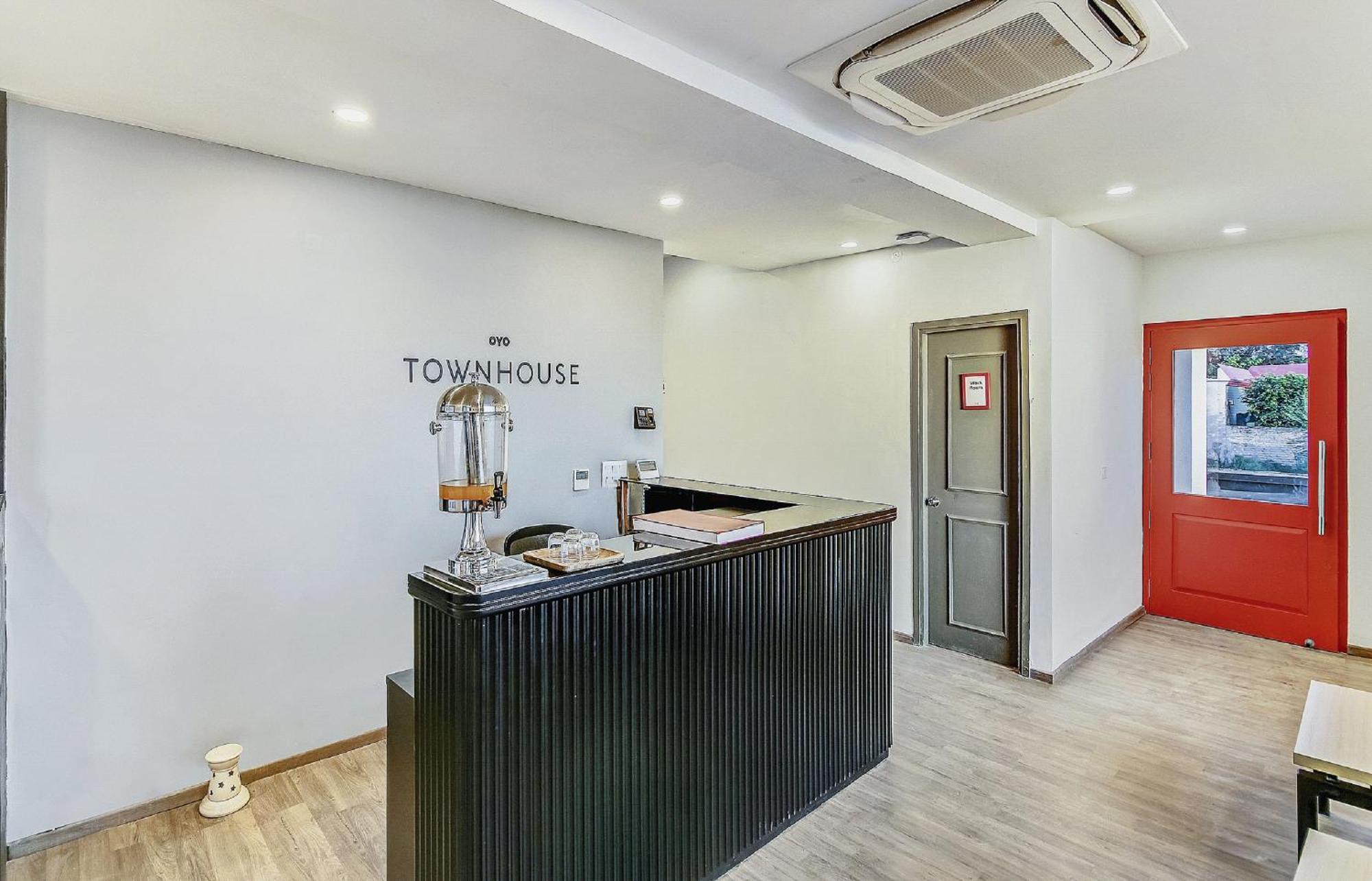Townhouse Knowledge Park ||| Near Sharda University Greater Noida Luaran gambar
