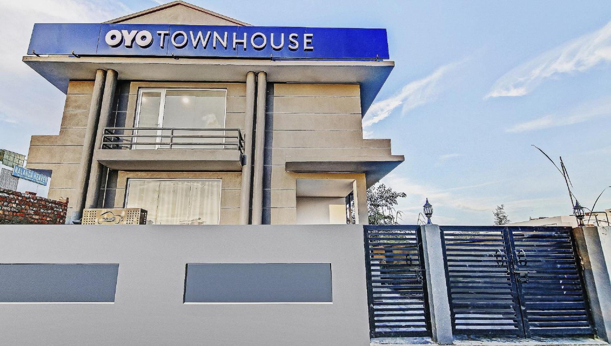 Townhouse Knowledge Park ||| Near Sharda University Greater Noida Luaran gambar