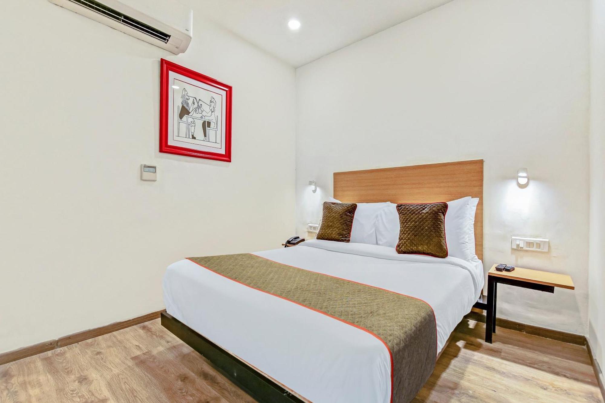 Townhouse Knowledge Park ||| Near Sharda University Greater Noida Luaran gambar