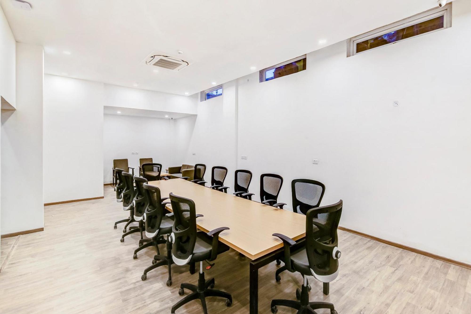 Townhouse Knowledge Park ||| Near Sharda University Greater Noida Luaran gambar