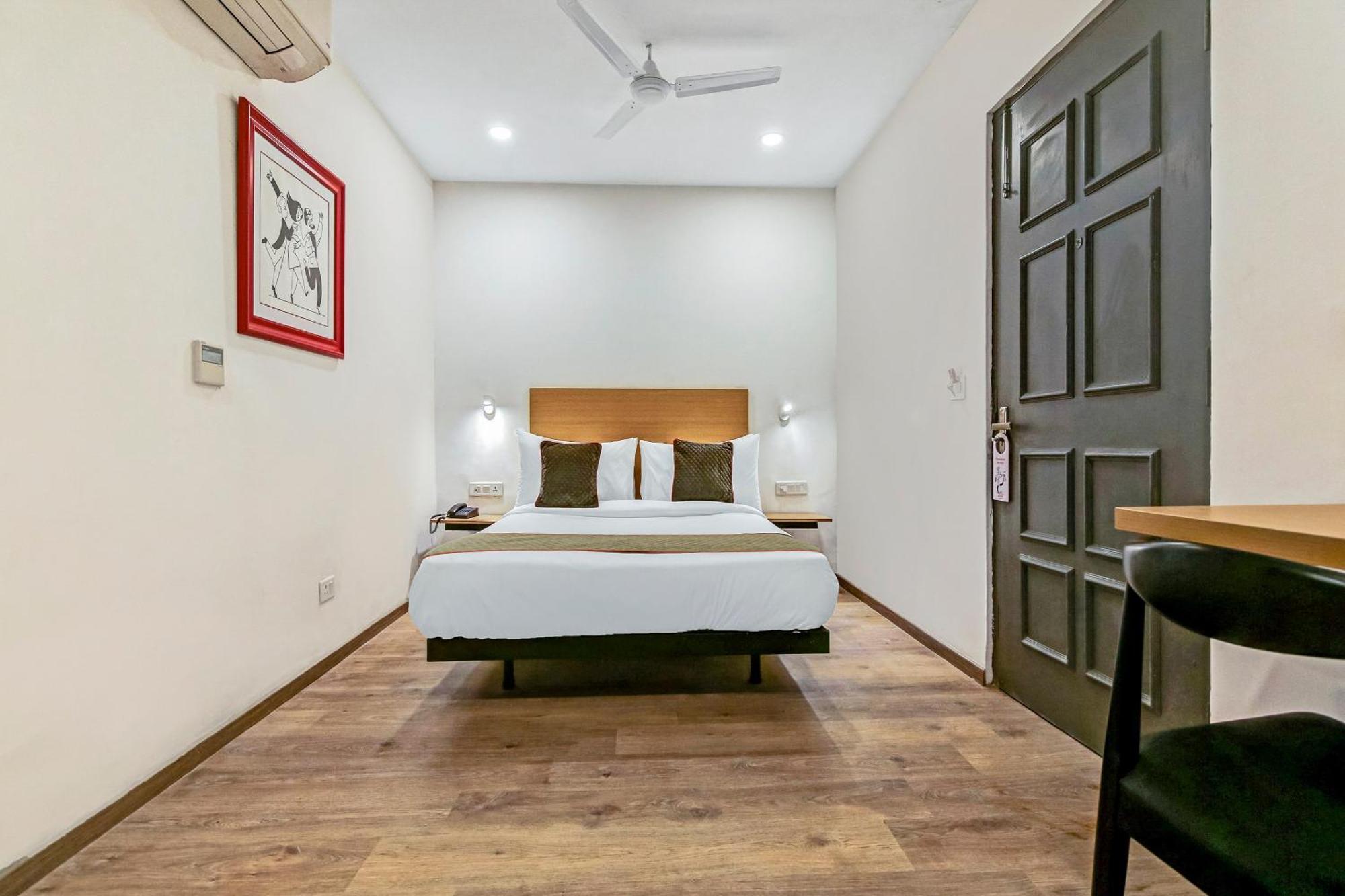 Townhouse Knowledge Park ||| Near Sharda University Greater Noida Luaran gambar