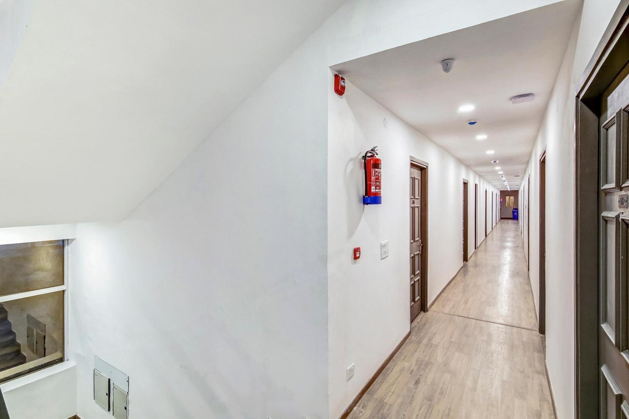 Townhouse Knowledge Park ||| Near Sharda University Greater Noida Luaran gambar