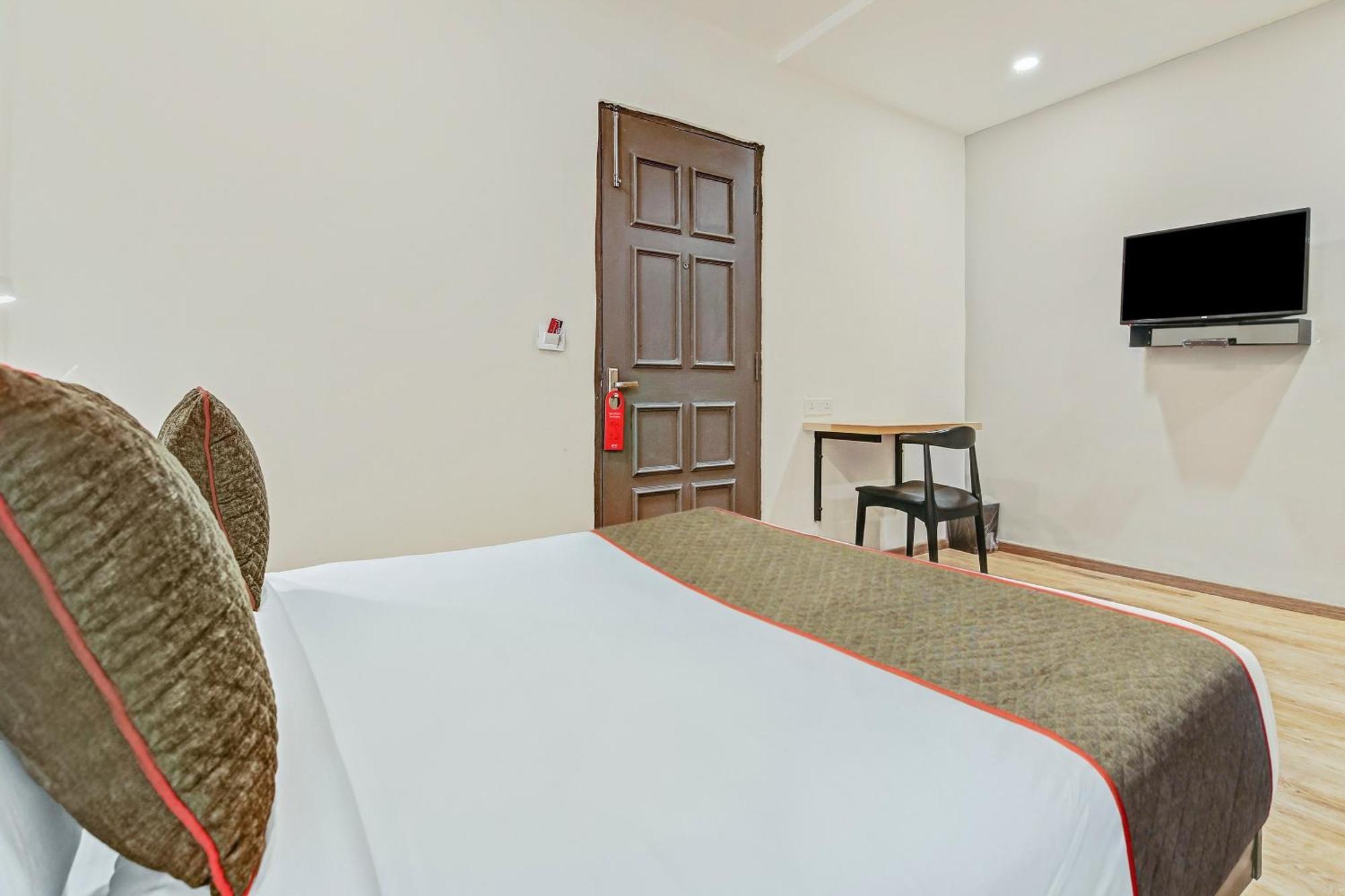 Townhouse Knowledge Park ||| Near Sharda University Greater Noida Luaran gambar