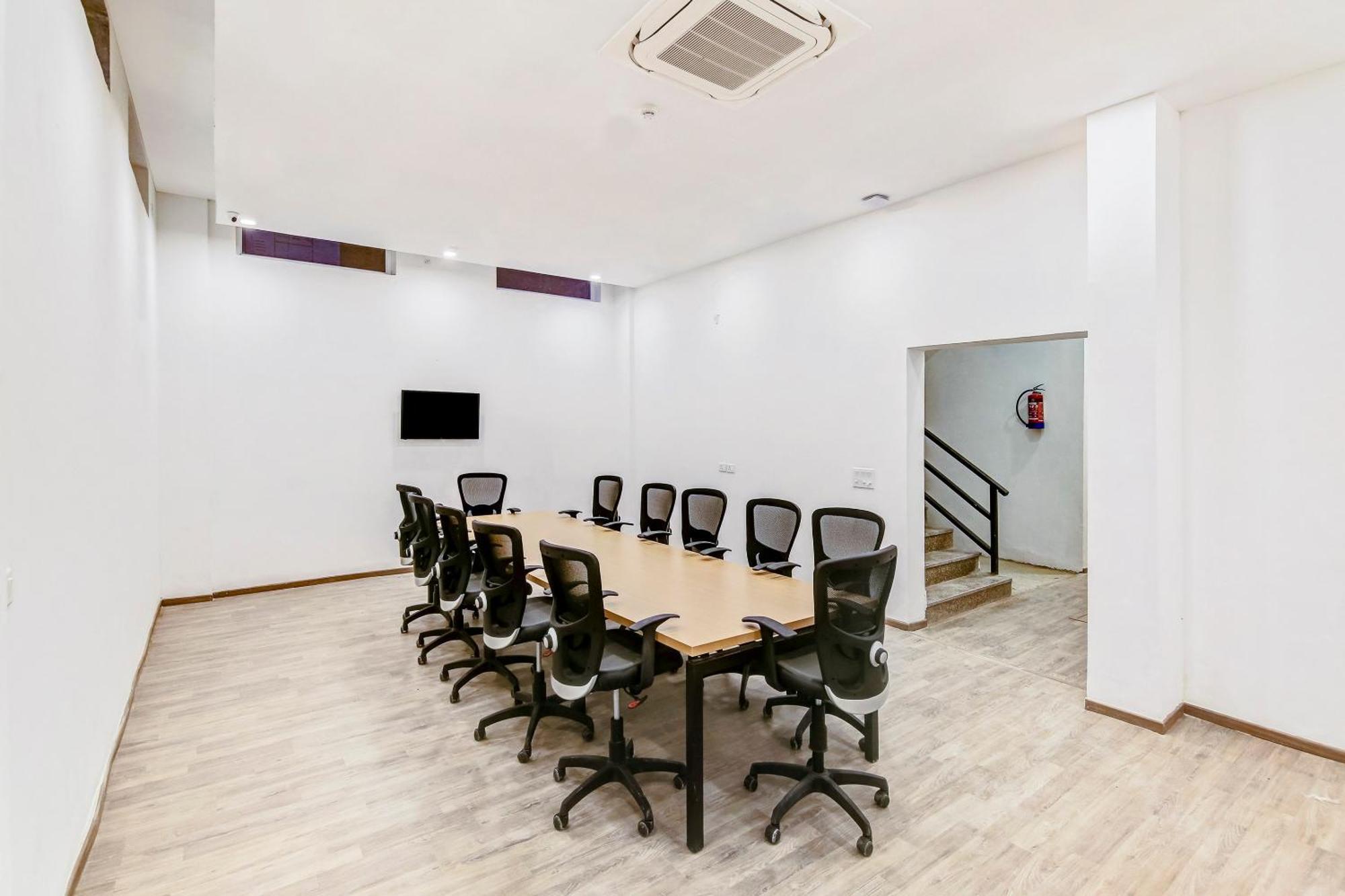 Townhouse Knowledge Park ||| Near Sharda University Greater Noida Luaran gambar