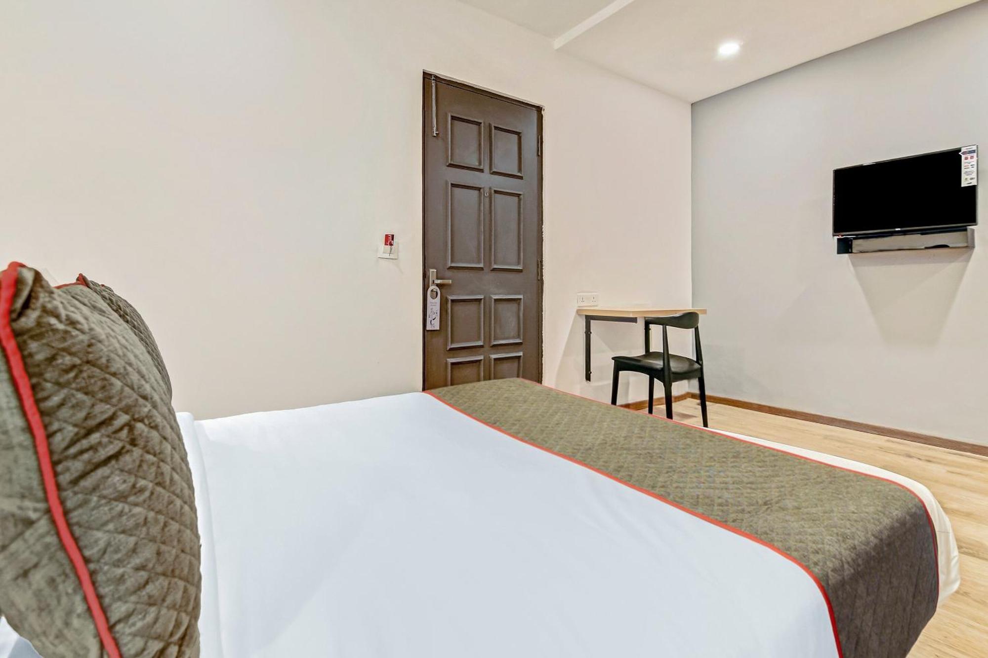 Townhouse Knowledge Park ||| Near Sharda University Greater Noida Luaran gambar