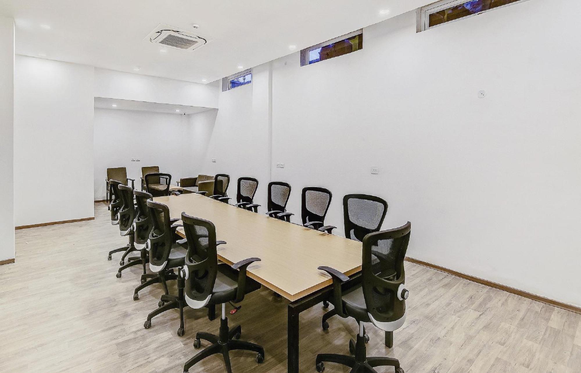 Townhouse Knowledge Park ||| Near Sharda University Greater Noida Luaran gambar