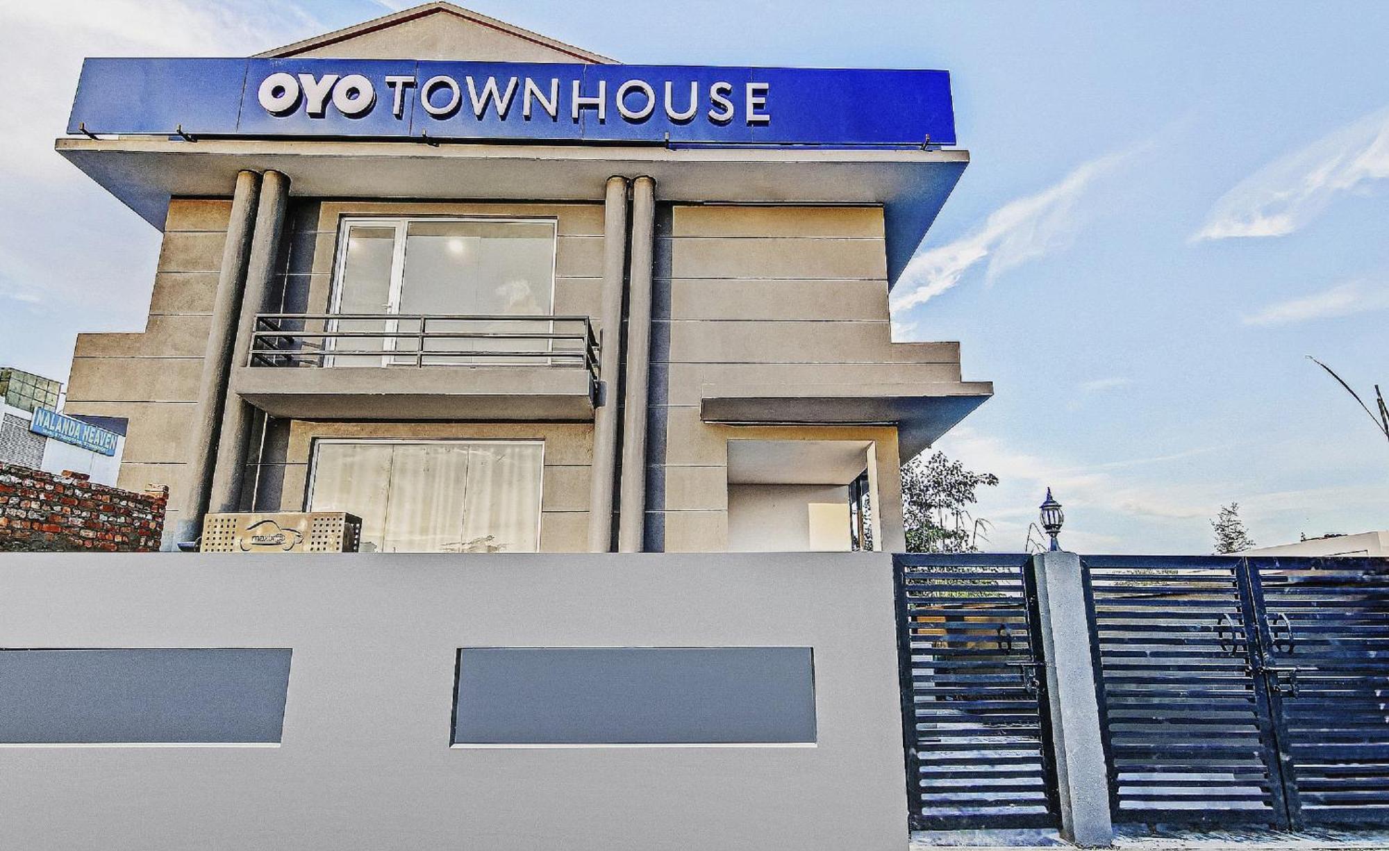 Townhouse Knowledge Park ||| Near Sharda University Greater Noida Luaran gambar